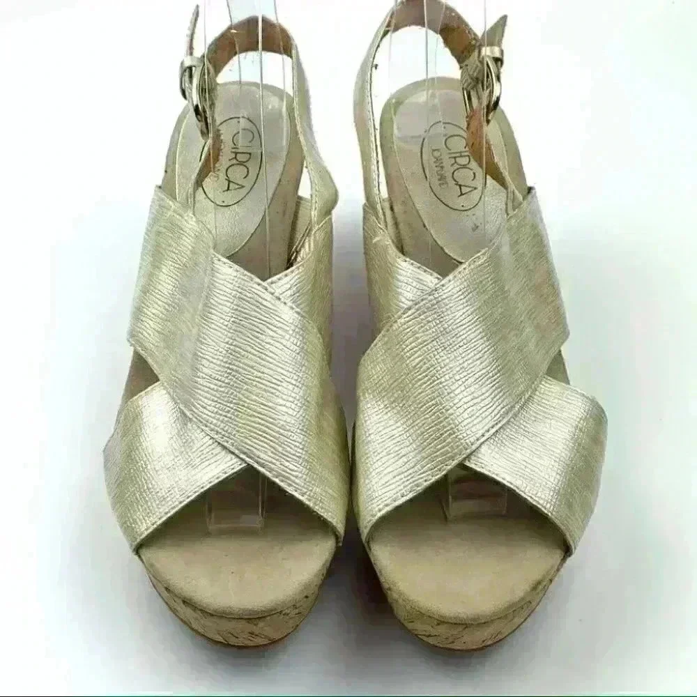 Joan & David Circa Wedge Flatform CJWANDY 7.5 Gold